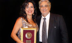 portada  Nancy Fabiola Herrera recibe el Premio Award 2010