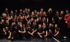 musicas del mundo La Escolanía de la Fundación Don Juan de Borbón acompaña a Amancio Prada musicas del mundo La Escolanía de la Fundación Don Juan de Borbón acompaña a Amancio Prada