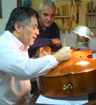lutheria  El maestro luthier Carlos Arcieri imparte un curso de restauración en Barcelona