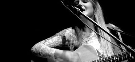 jazz  Natali Castillo presenta su nuevo trabajo en la Sala Triángulo
