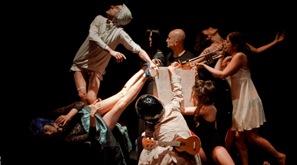 contemporanea danza  La Compañía Rabos de Lagartija al sol madrileño