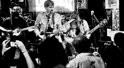 notas  No solo Beatles con The Blisters