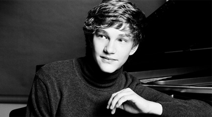 internacional  Jan Lisiecki sustituye a Martha Argerich bajo la dirección de Abbado