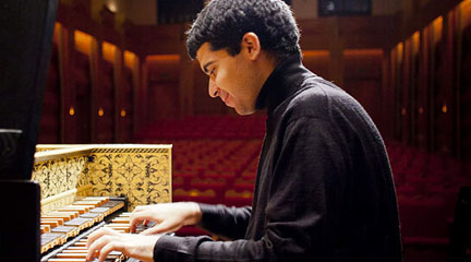 antigua  Diego Ares reinterpreta a Corelli en el Auditorio Conde Duque