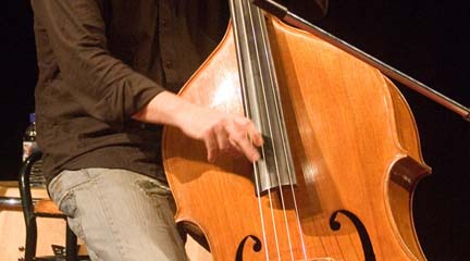 pruebas de acceso  Abierta la inscripción para cubrir dos plazas del Aula de Contrabajo 