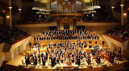 temporadas  Música latinoamericana, pop rock y ópera en la temporada de la Orquesta Metropolitana de Madrid y el Coro Talía