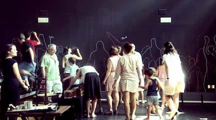 para ninos  Espacio SuperSónico, performance para todos los públicos en el Teatro Pradillo